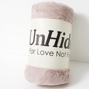UnHide Marshmallow Medium Blanket - 60 x 80 “ Fab Fit Fun